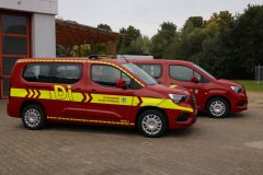 Zwei Opel Combos