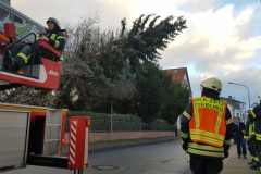 Orkan Sabine - In-Stellung-Bringen der Drehleiter