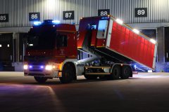 WLF 2 - Fahrzeug beim Absatteln des Abrollbehälters